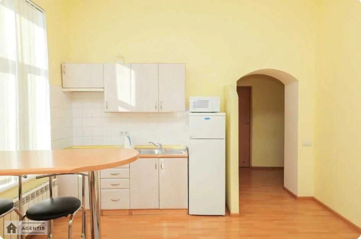 Здам квартиру. 2 rooms, 50 m², 3rd floor/5 floors. Софіївська 4, Київ. 