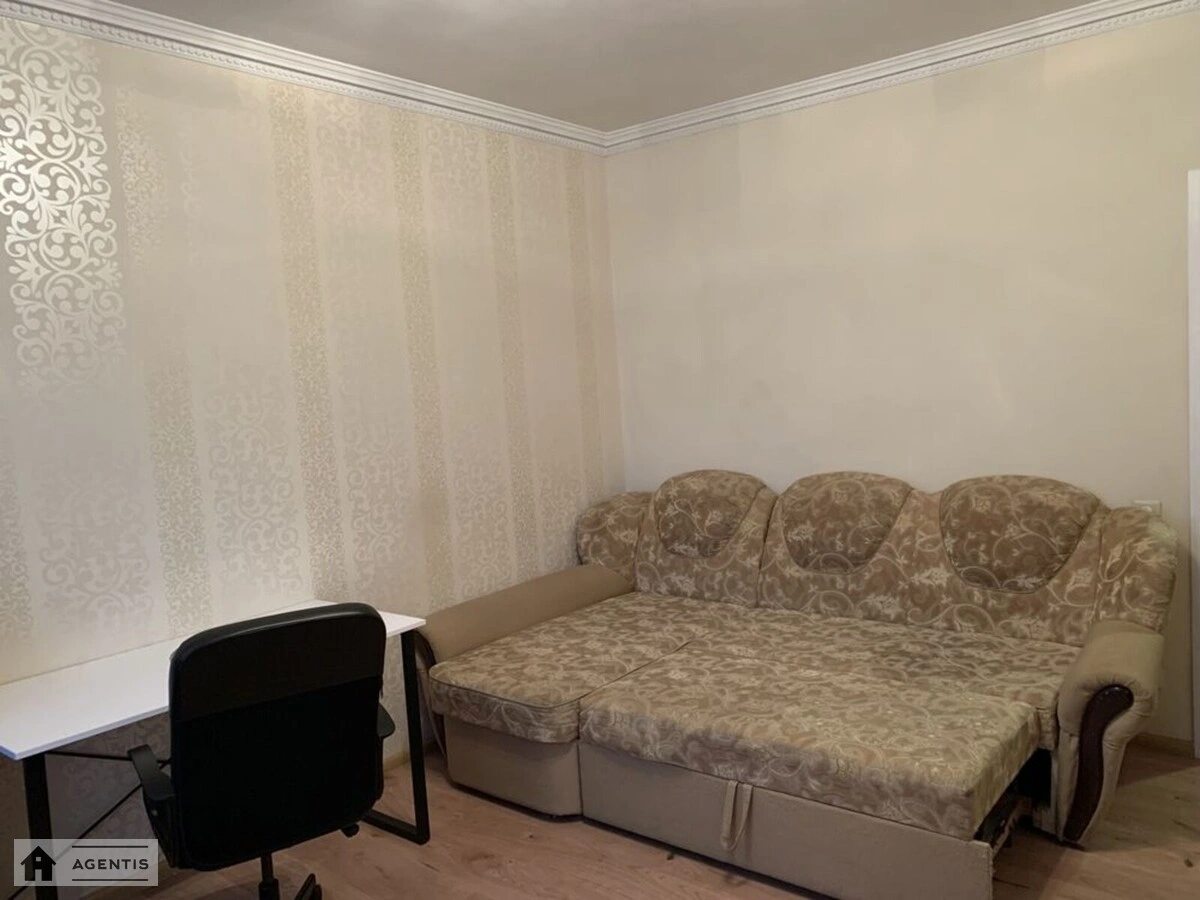 Сдам квартиру. 1 room, 40 m², 4th floor/25 floors. 6, Богатырская 6, Киев. 