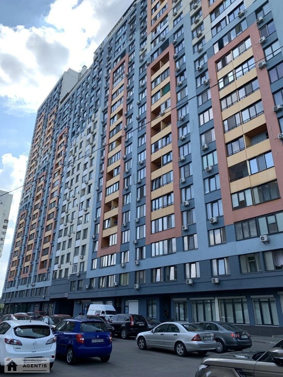 Сдам квартиру. 1 room, 40 m², 4th floor/25 floors. 6, Богатырская 6, Киев. 