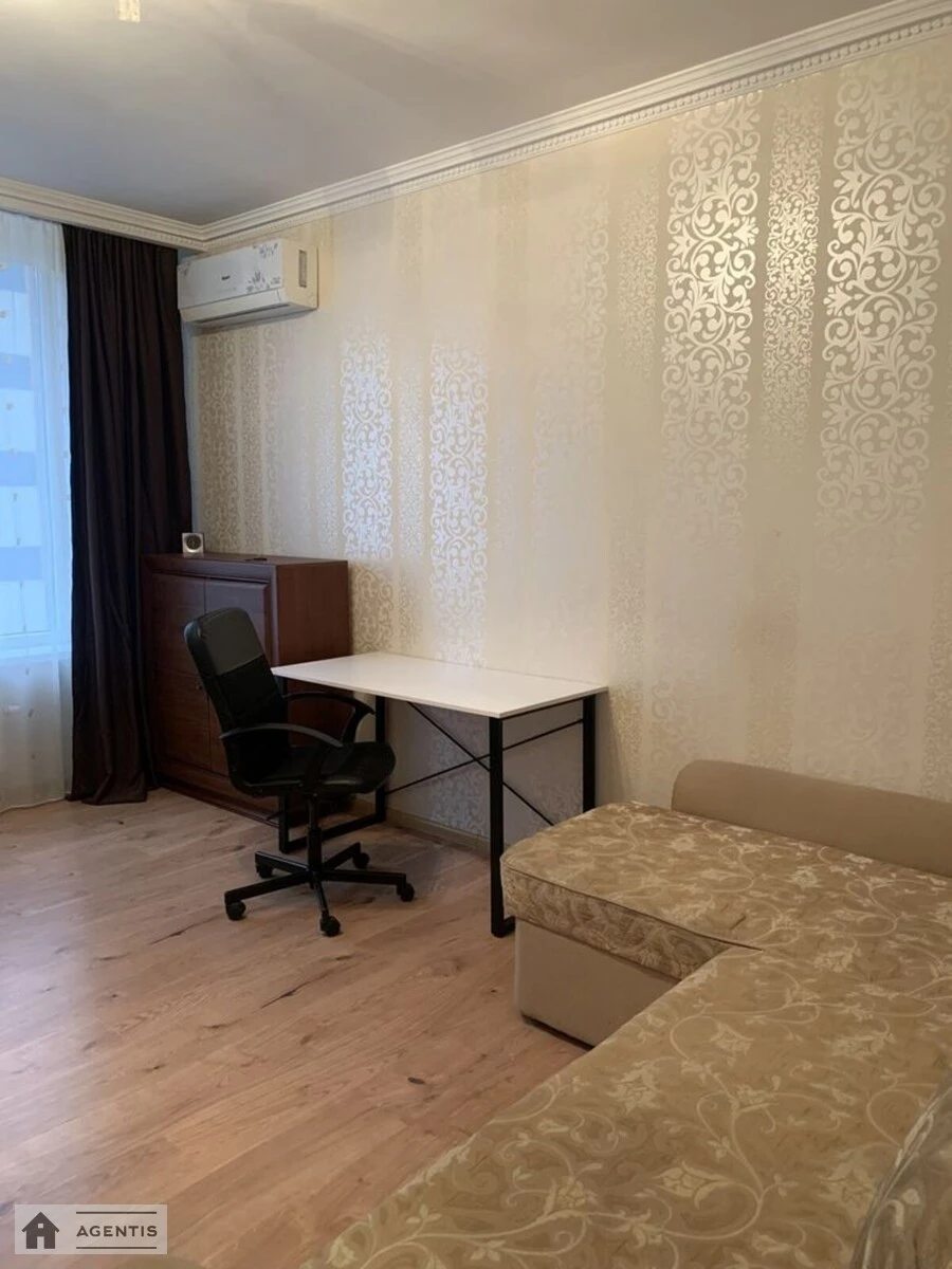 Apartment for rent. 1 room, 40 m², 4th floor/25 floors. 6, Bogatyrska 6, Kyiv. 