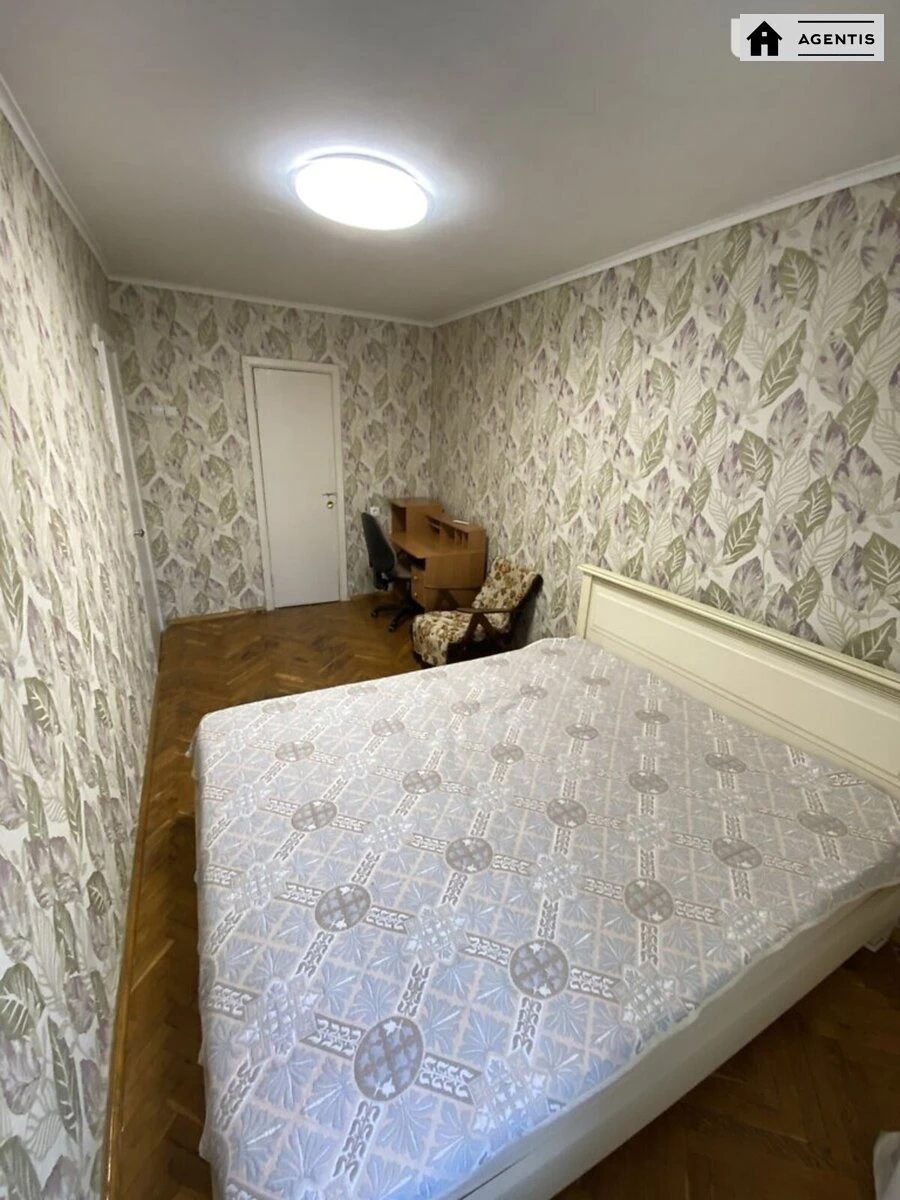 Сдам квартиру. 2 rooms, 52 m², 4th floor/5 floors. 9, Джона Маккейна вул. (Івана Кудрі), Киев. 
