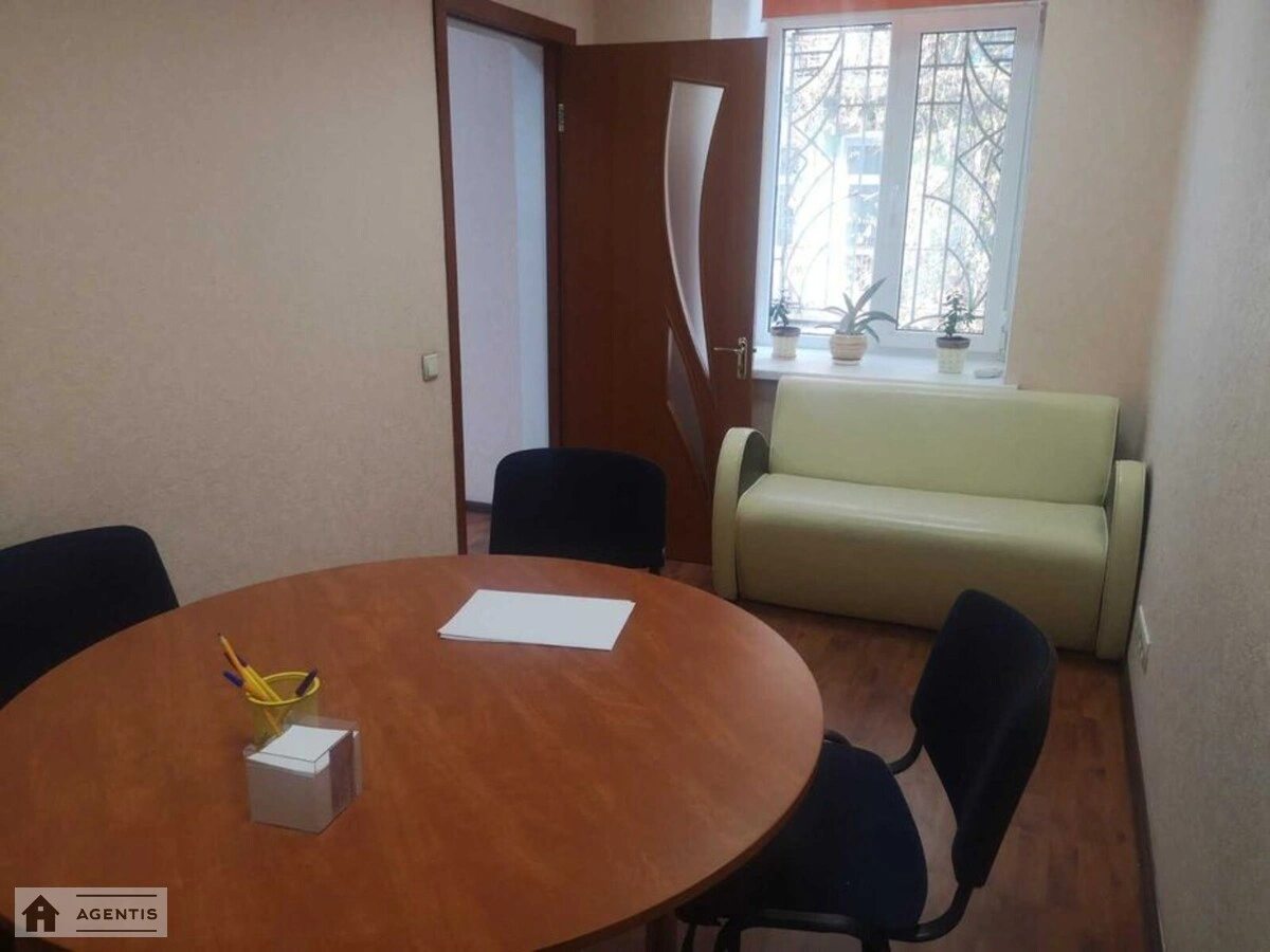 Apartment for rent. 2 rooms, 48 m², 2nd floor/5 floors. 4, Shota Rustaveli vul., Kyiv. 