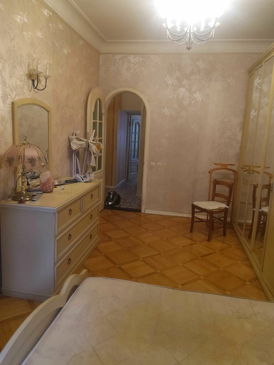 Здам квартиру. 2 rooms, 50 m², 5th floor/6 floors. 11, Прорізна 11, Київ. 