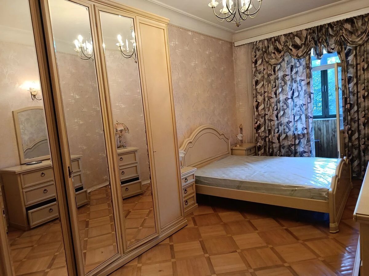 Apartment for rent. 2 rooms, 50 m², 5th floor/6 floors. 11, Prorizna 11, Kyiv. 