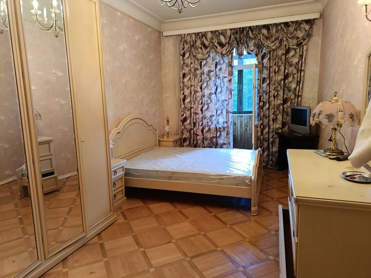 Apartment for rent. 2 rooms, 50 m², 5th floor/6 floors. 11, Prorizna 11, Kyiv. 