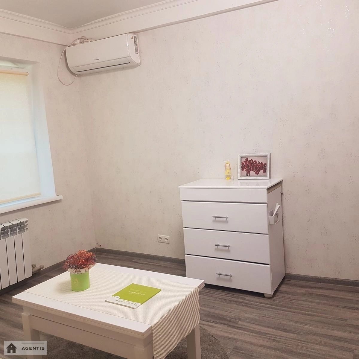 Apartment for rent. 2 rooms, 47 m², 1st floor/5 floors. 14, Budivelnykiv 14, Kyiv. 
