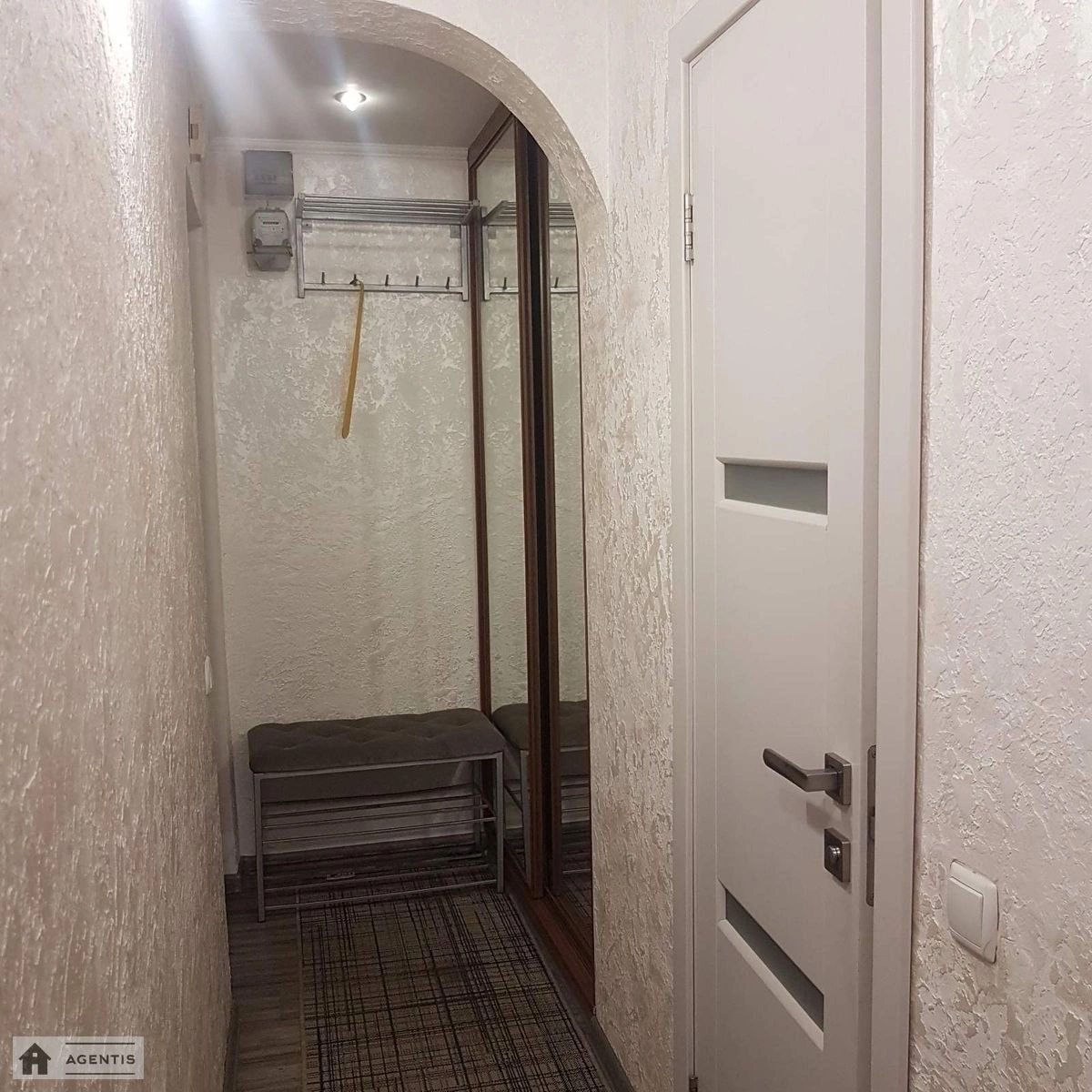 Apartment for rent. 2 rooms, 47 m², 1st floor/5 floors. 14, Budivelnykiv 14, Kyiv. 