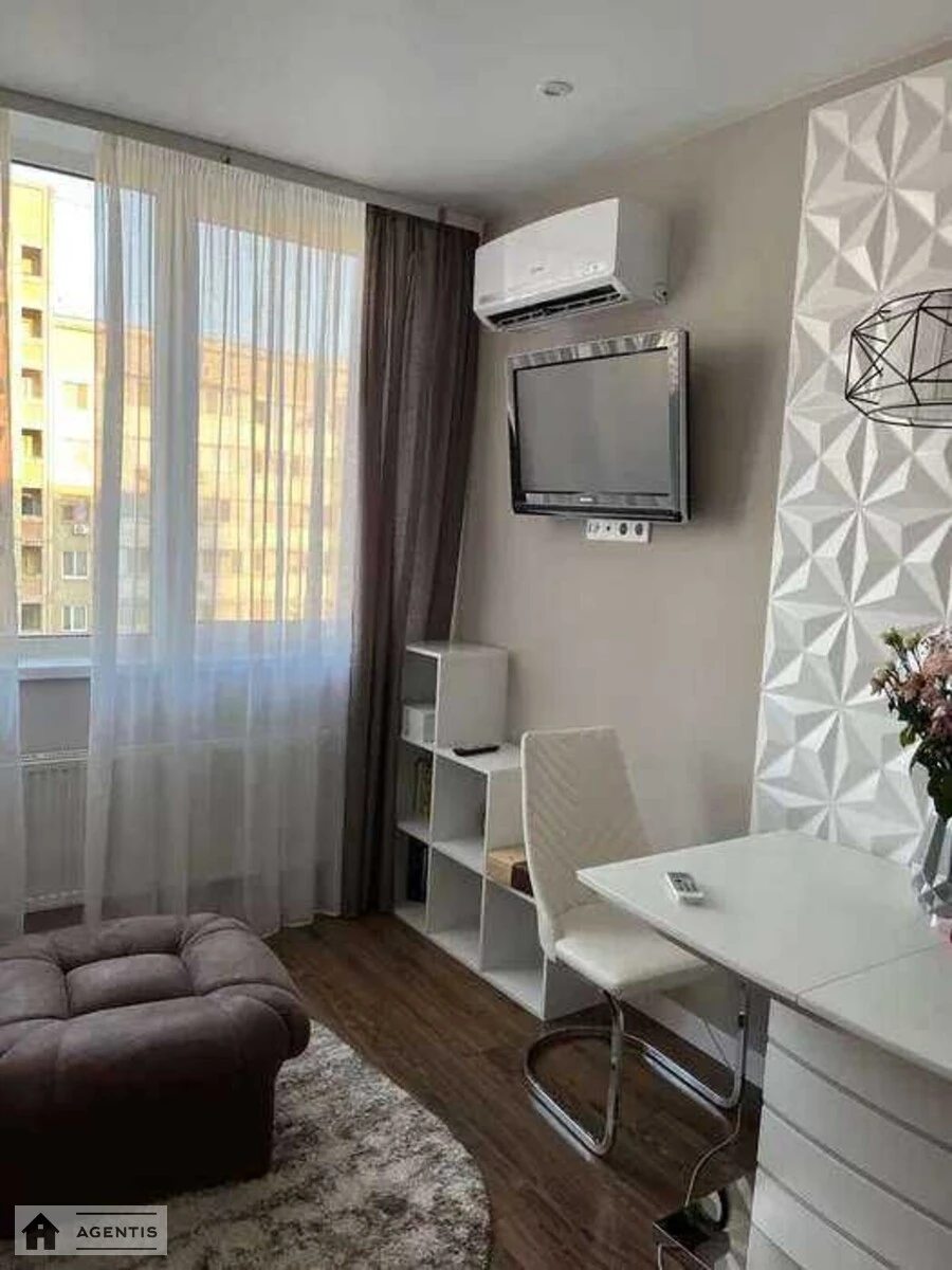 Apartment for rent. 2 rooms, 42 m², 13 floor/13 floors. 41, Pravdy 41, Kyiv. 