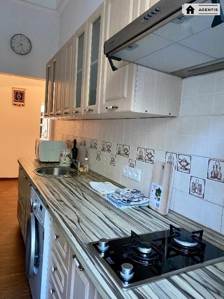 Apartment for rent. 1 room, 41 m², 2nd floor/5 floors. Nazarivska vul. Borysa Vyetrova, Kyiv. 