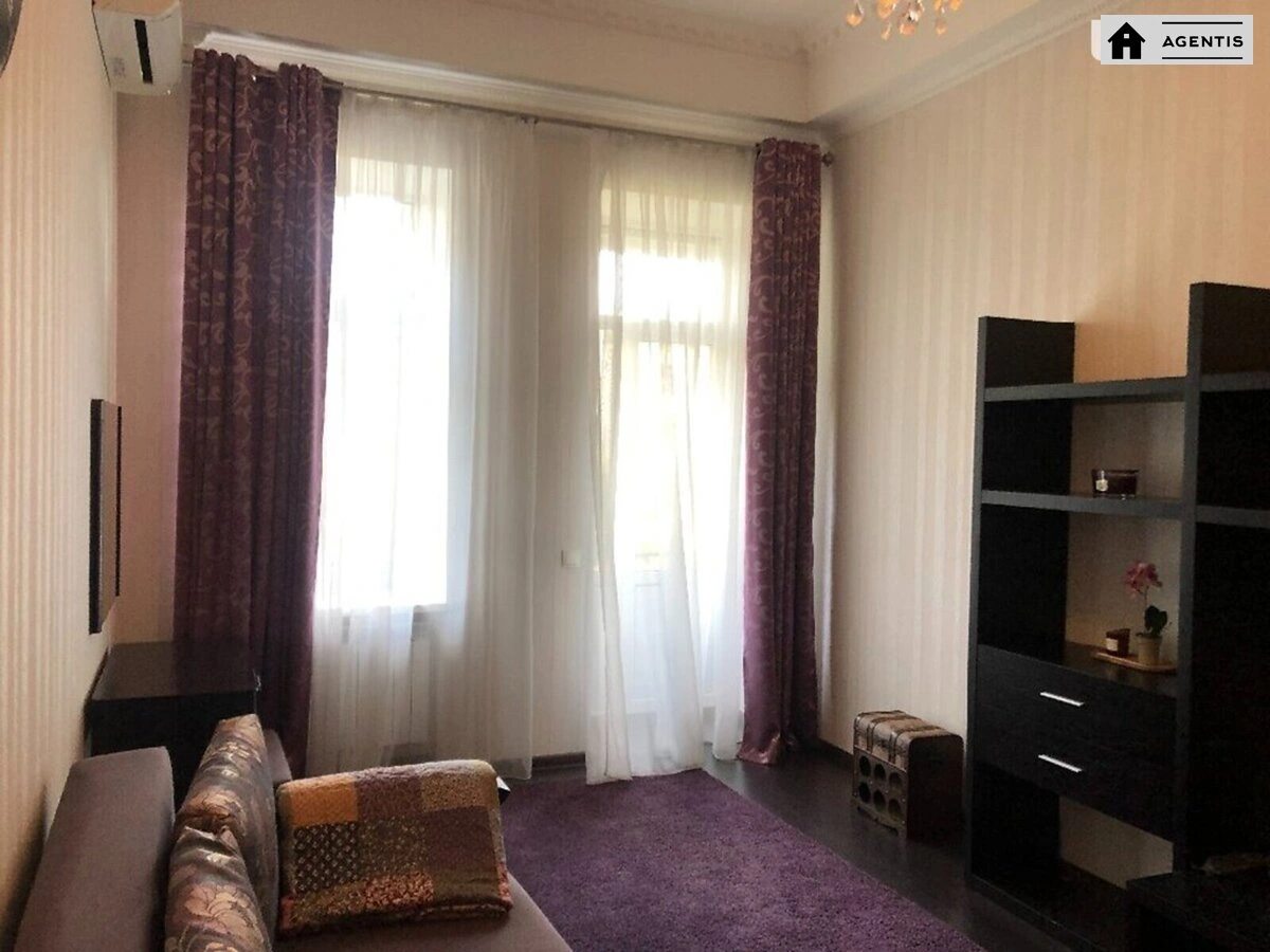 Apartment for rent. 1 room, 41 m², 2nd floor/5 floors. Nazarivska vul. Borysa Vyetrova, Kyiv. 