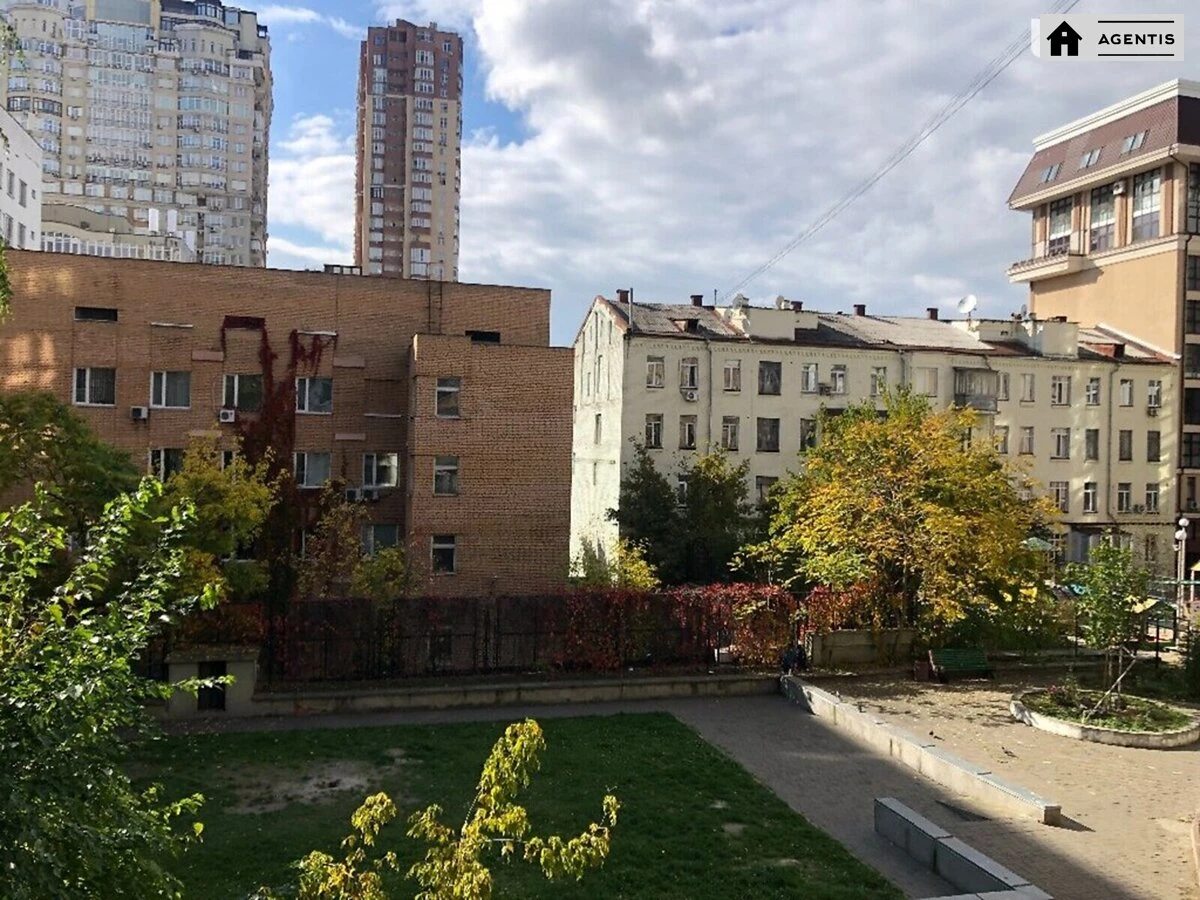 Здам квартиру. 1 room, 41 m², 2nd floor/5 floors. Назарівська вул. (Бориса Вєтрова), Київ. 