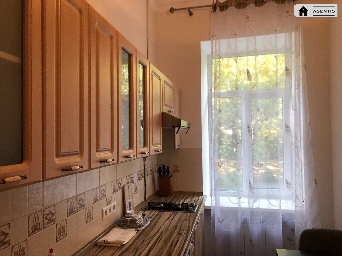 Apartment for rent. 1 room, 41 m², 2nd floor/5 floors. Nazarivska vul. Borysa Vyetrova, Kyiv. 