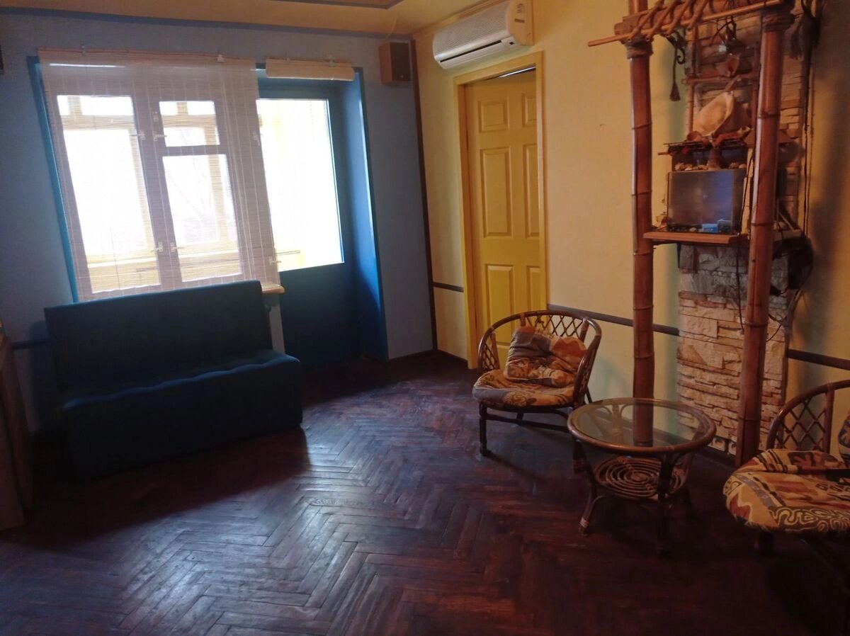 Apartment for rent. 3 rooms, 59 m², 2nd floor/5 floors. 7, Tcytadelna 7, Kyiv. 