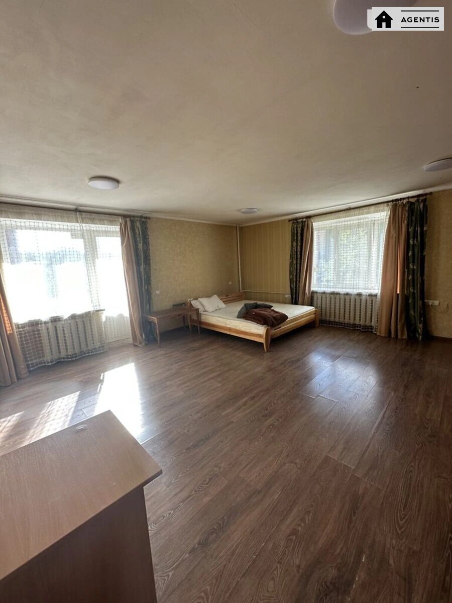 Сдам квартиру. 1 room, 47 m², 2nd floor/9 floors. 155, Антоновича вул. (Горького), Киев. 