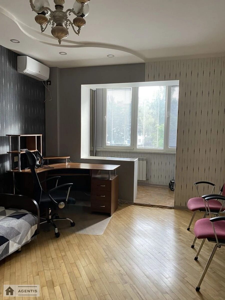 Сдам квартиру. 2 rooms, 67 m², 2nd floor/16 floors. Деснянский район, Киев. 