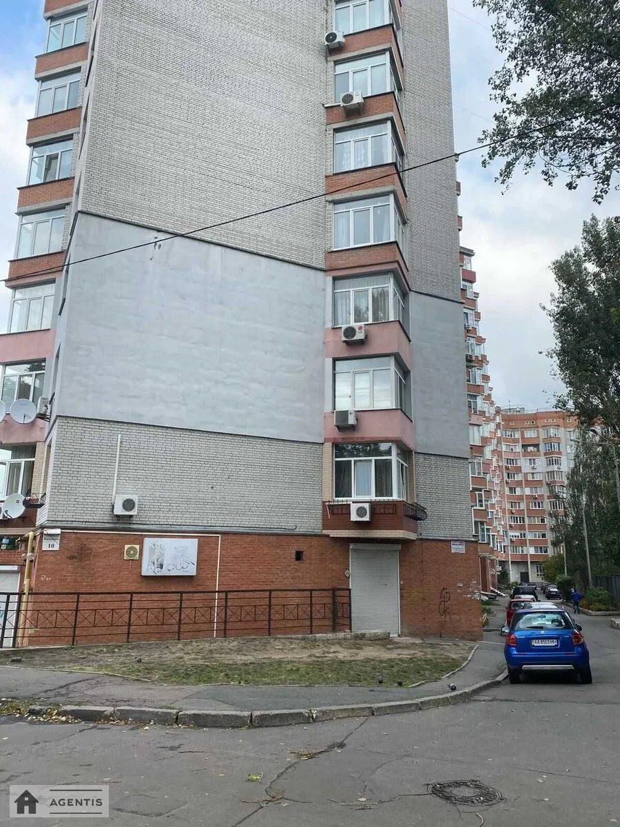 Apartment for rent. 3 rooms, 91 m², 9th floor/11 floors. 10, Khmelnytcka 10, Kyiv. 