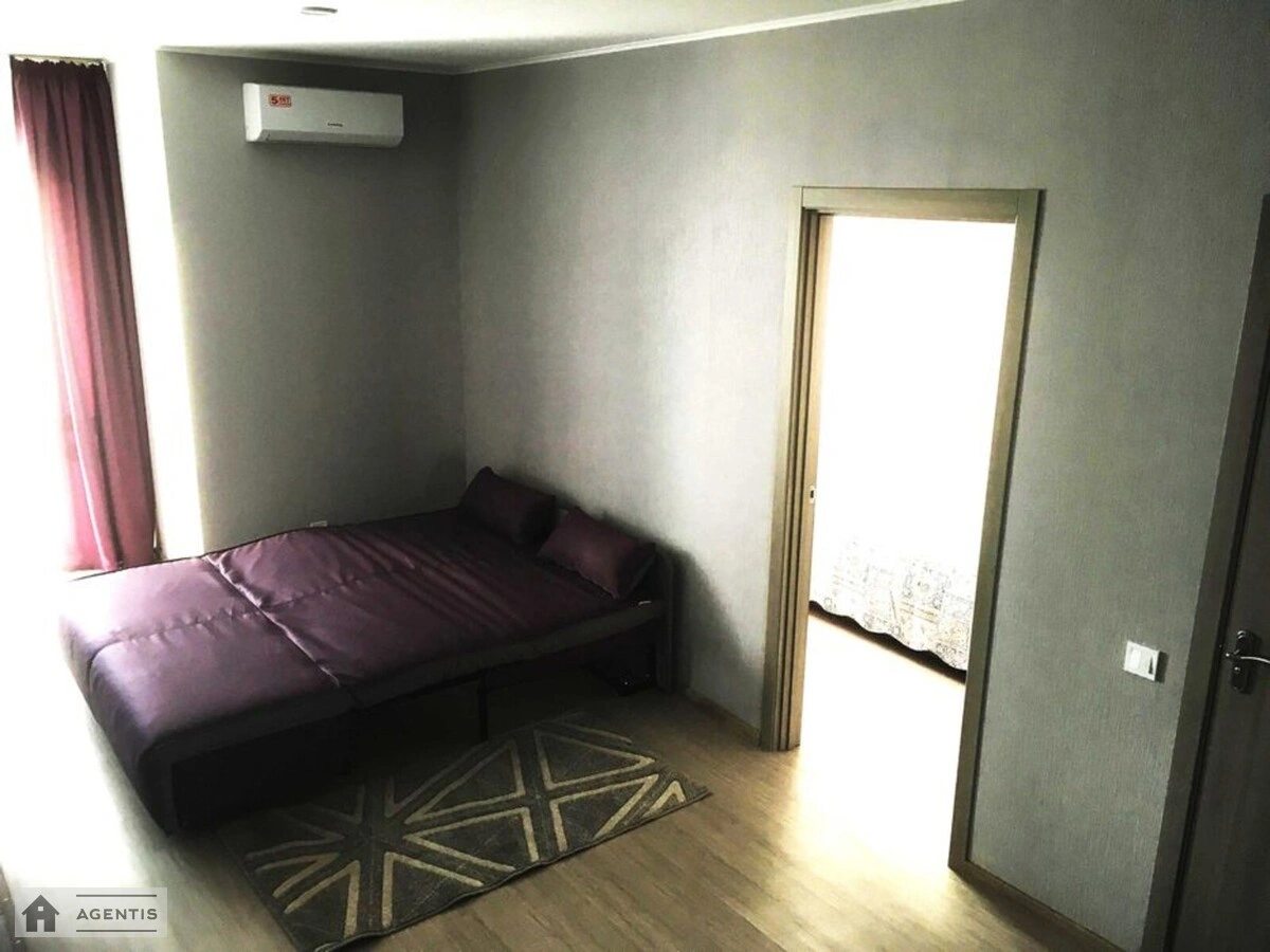 Apartment for rent. 1 room, 45 m², 19 floor/24 floors. 14, Nyzhnyokluchova 14, Kyiv. 