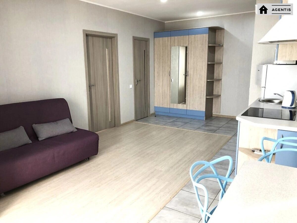 Apartment for rent. 1 room, 45 m², 19 floor/25 floors. 18, Nyzhnyokluchova 18, Kyiv. 