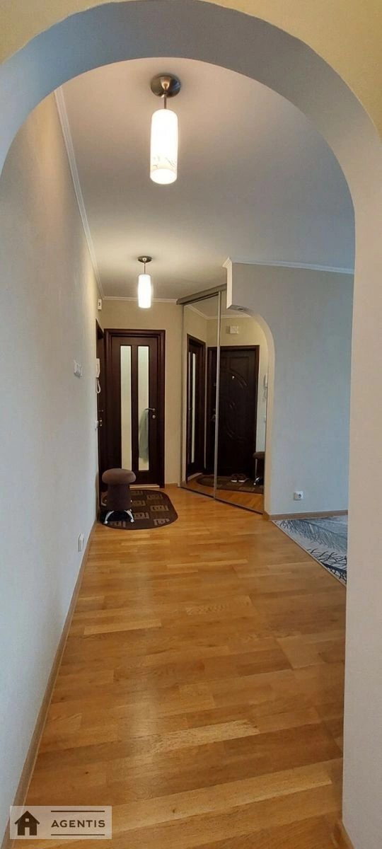 Apartment for rent. 2 rooms, 65 m², 8th floor/9 floors. 18, Hnata Yury vul., Kyiv. 