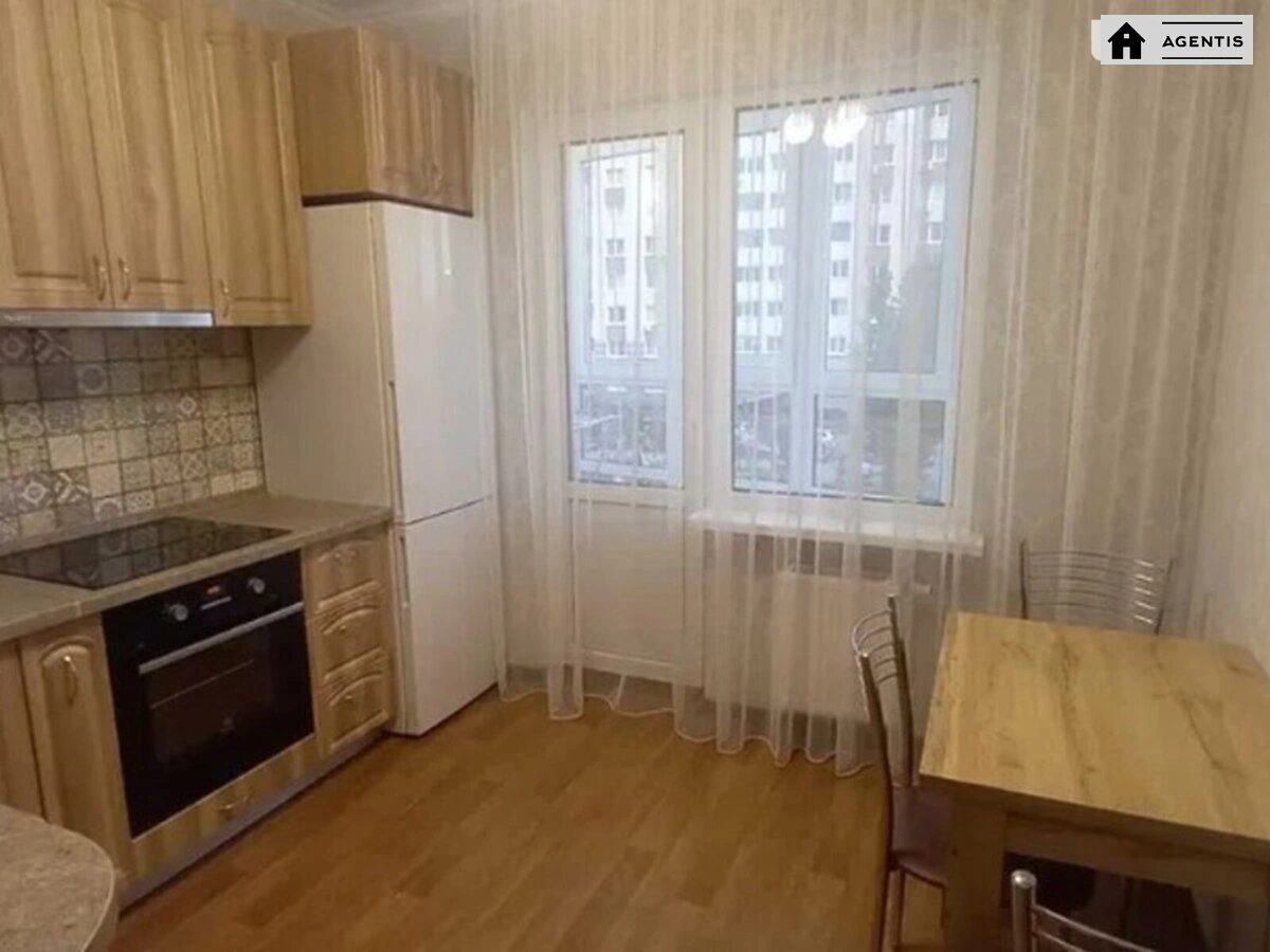Apartment for rent. 1 room, 36 m², 3rd floor/25 floors. 2, Sofiyi Rusovoyi vul., Kyiv. 