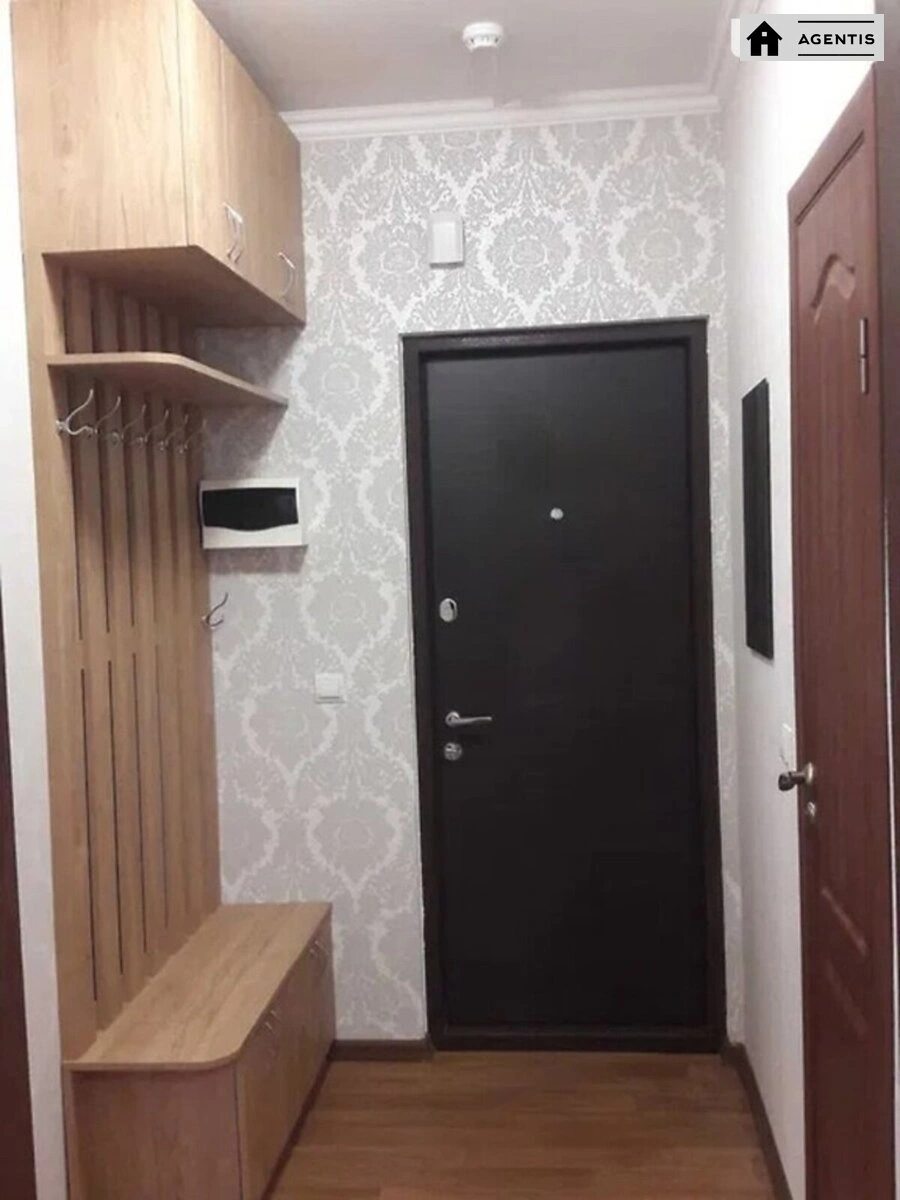 Apartment for rent. 1 room, 36 m², 3rd floor/25 floors. 2, Sofiyi Rusovoyi vul., Kyiv. 