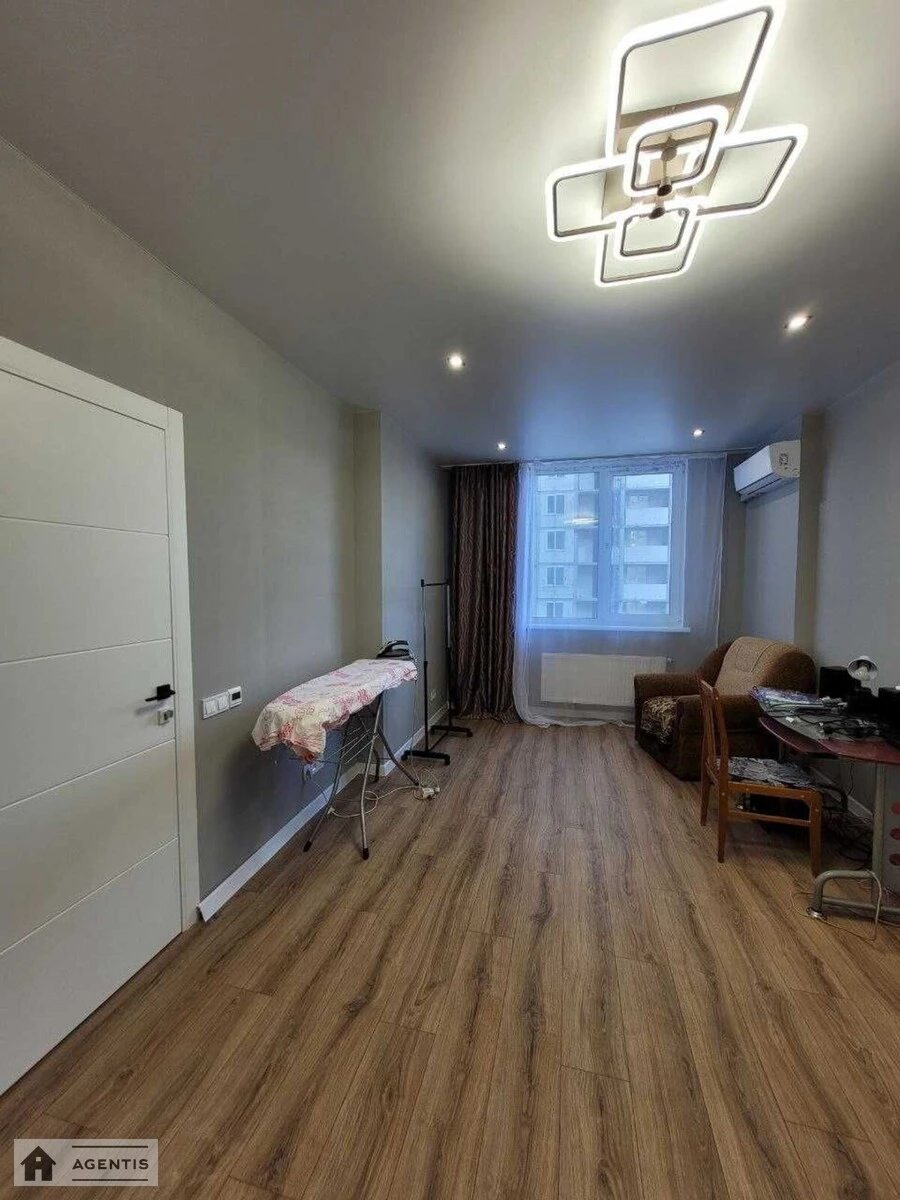 Apartment for rent. 2 rooms, 64 m², 6th floor/24 floors. Ukrayinska, Kyiv. 