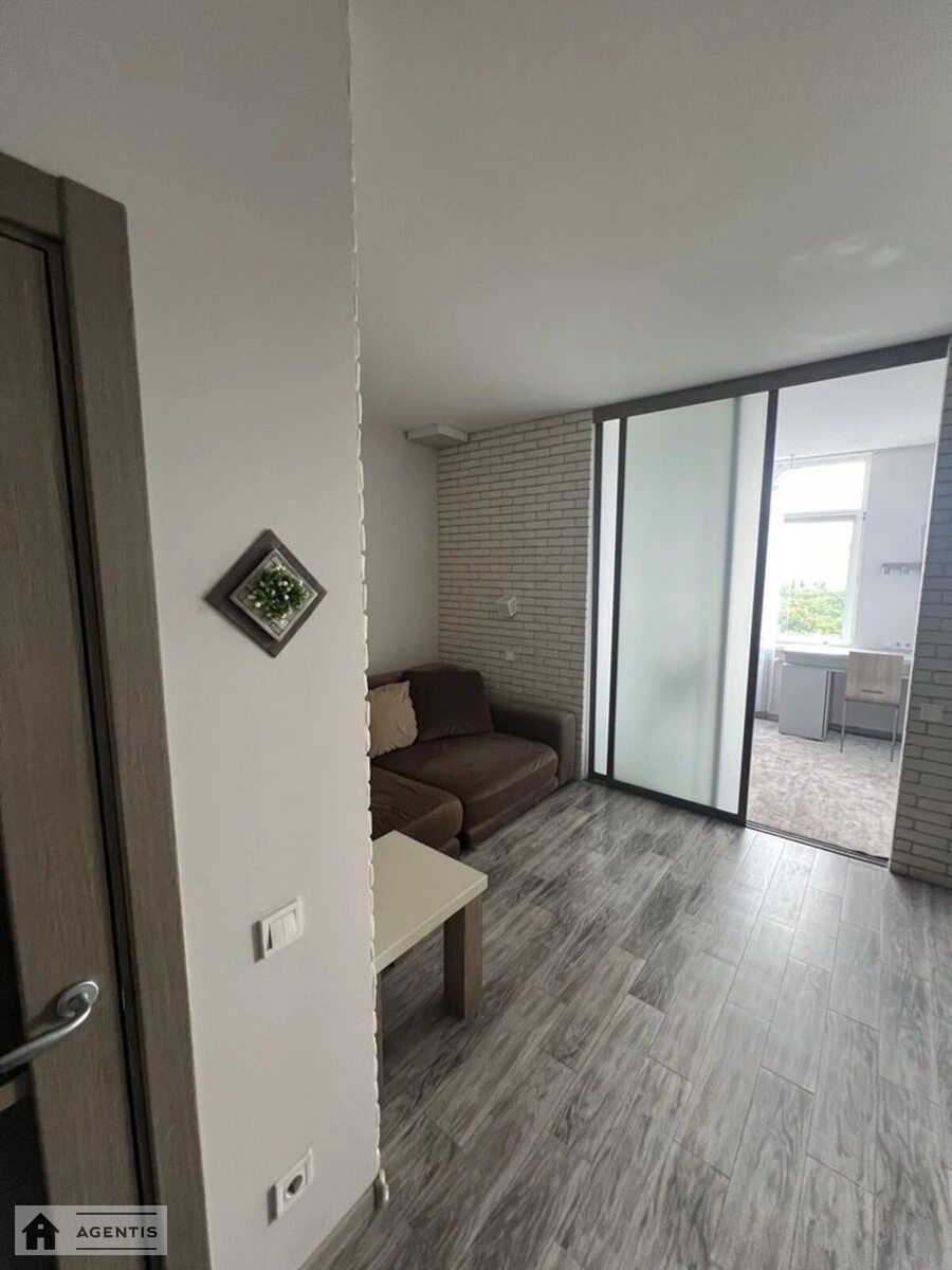 Apartment for rent. 2 rooms, 50 m², 16 floor/26 floors. 4, Aviakonstruktora Ihorya Sikorskoho vul., Kyiv. 