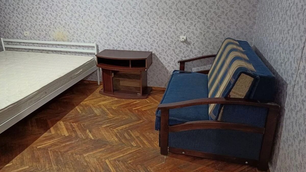 Apartment for rent. 1 room, 28 m², 2nd floor/5 floors. Starokiyivskiy, Kyiv. 