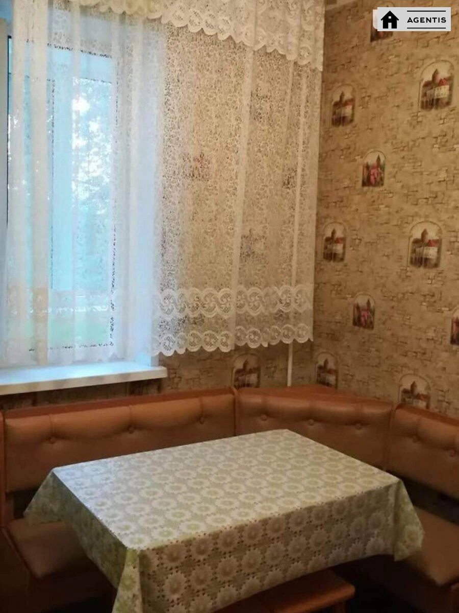 Apartment for rent. 1 room, 41 m², 3rd floor/10 floors. 8, Trostyanetcka 8, Kyiv. 