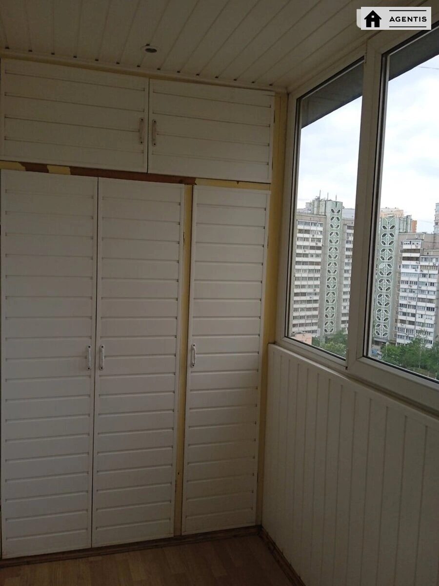 Apartment for rent. 3 rooms, 101 m², 12 floor/17 floors. 1, Borysa Hmyri vul., Kyiv. 