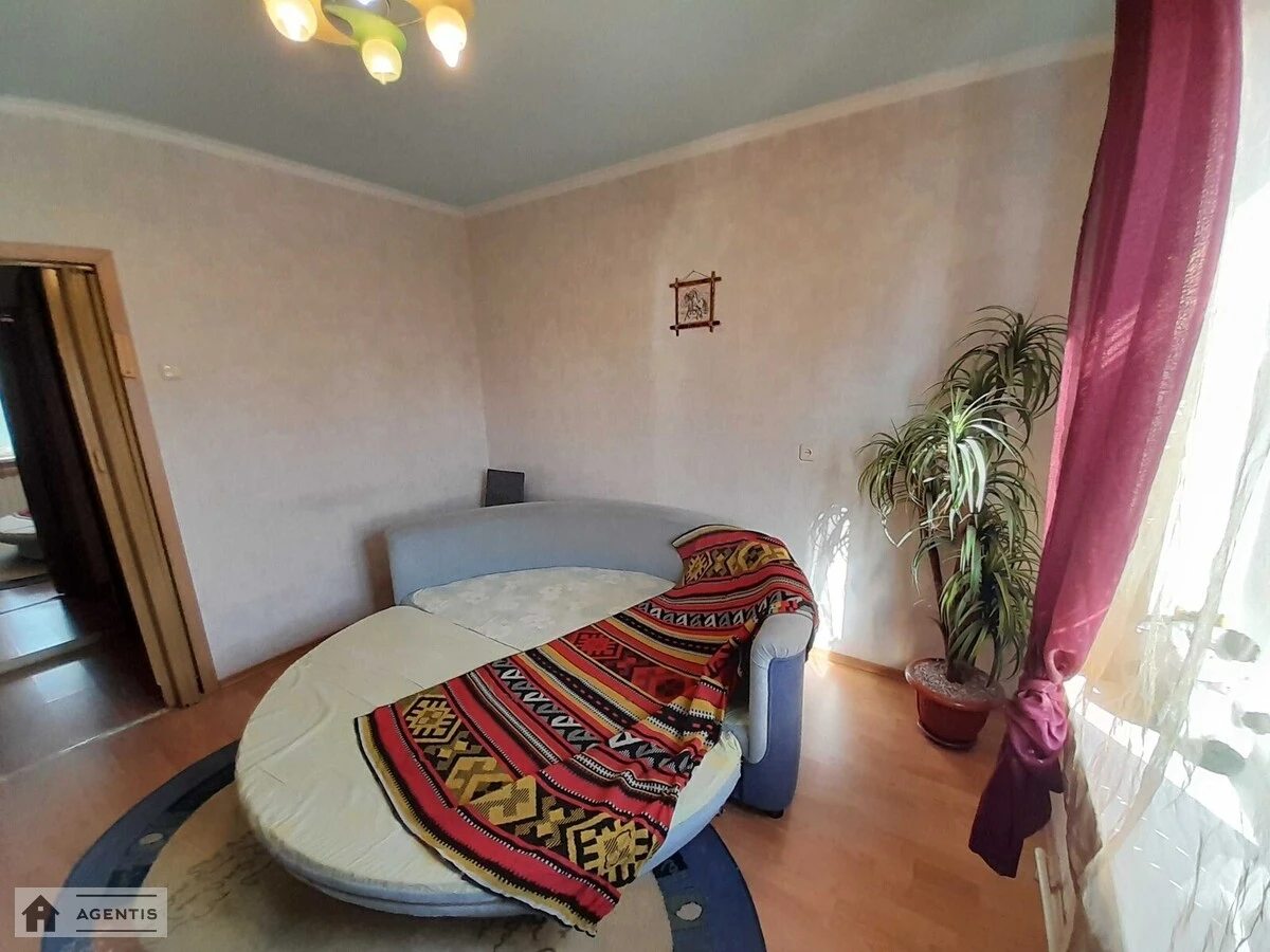 Apartment for rent. 2 rooms, 56 m², 9th floor/16 floors. 16, Sribnokilska 16, Kyiv. 