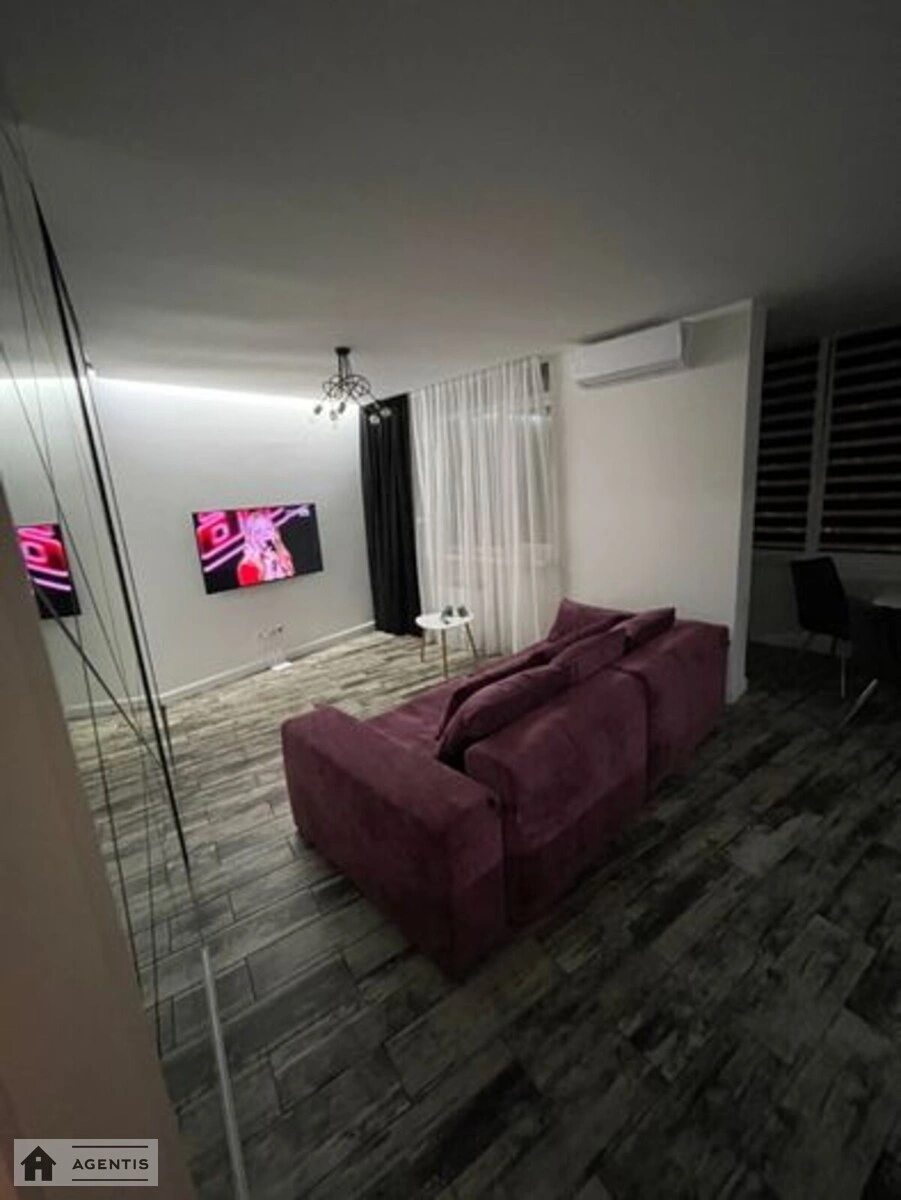 Apartment for rent. 1 room, 43 m², 3rd floor/16 floors. 2, Volodymyra Ivasyuka prosp. Heroyiv Stalinhrada, Kyiv. 