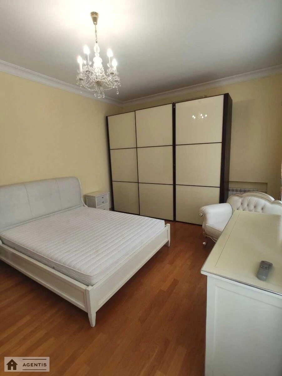 Здам квартиру. 4 rooms, 220 m², 3rd floor/5 floors. 13, Шовковична 13, Київ. 