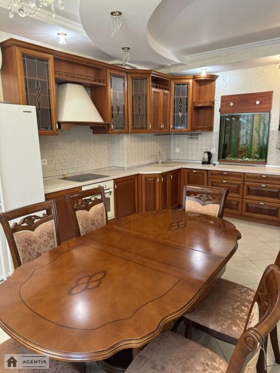 Apartment for rent. 3 rooms, 105 m², 4th floor/20 floors. 25, Dniprovska embankment 25, Kyiv. 