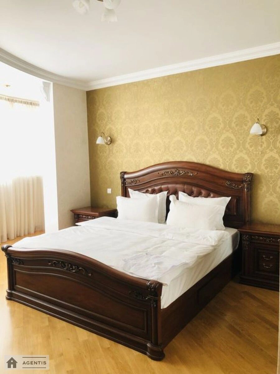 Apartment for rent. 3 rooms, 105 m², 4th floor/20 floors. 25, Dniprovska embankment 25, Kyiv. 