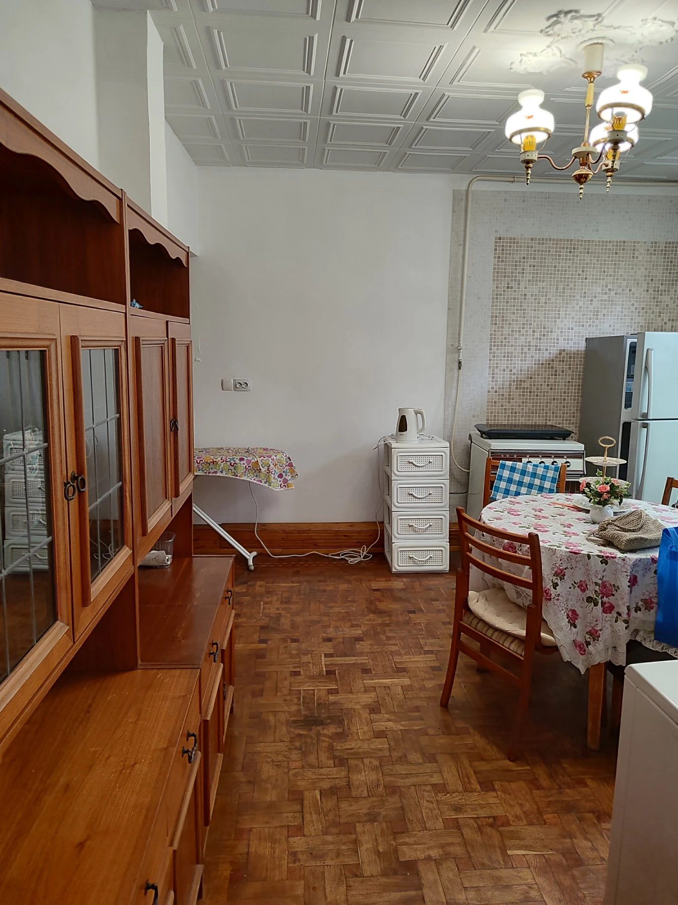 House for rent. 2 rooms, 50 m², 2 floors. 24, Makarenko, Odesa. 