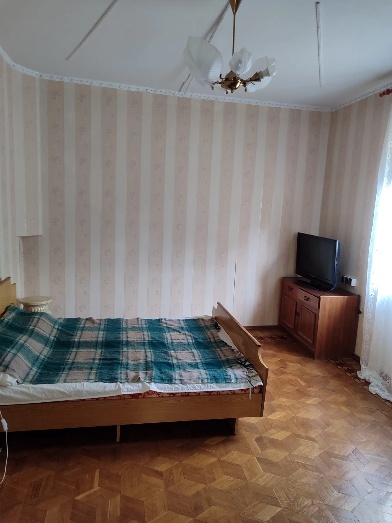 House for rent. 2 rooms, 50 m², 2 floors. 24, Makarenko, Odesa. 