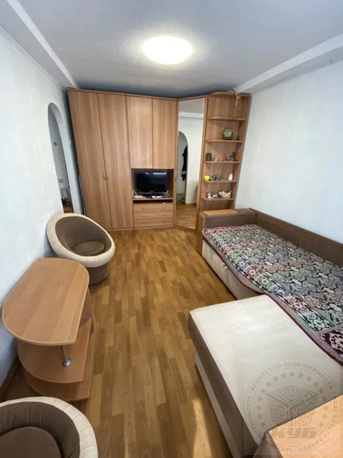 Apartments for sale. 1 room, 28 m², 6th floor/9 floors. 7, Symyrenka 7, Kyiv. 