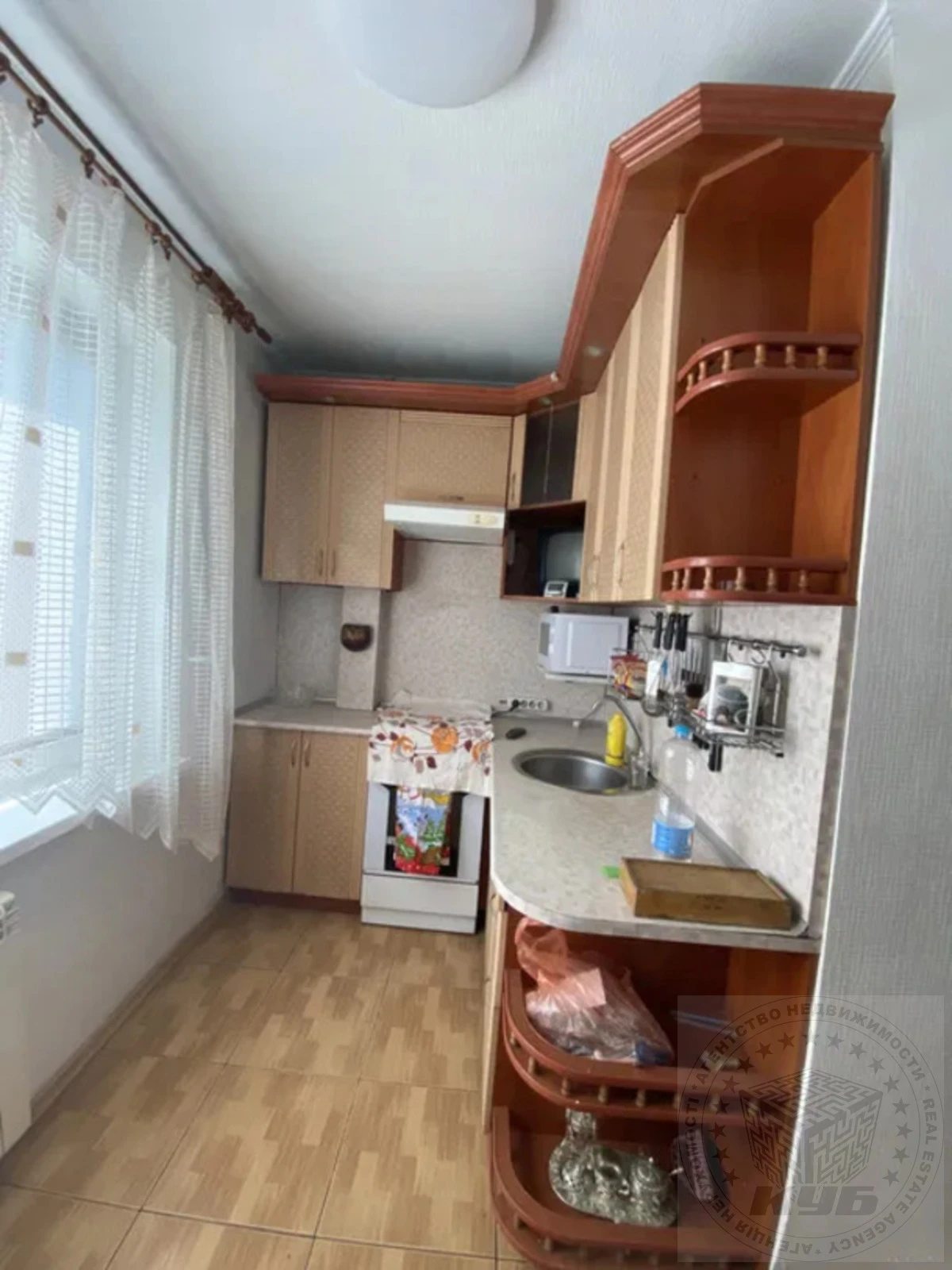 Продаж квартири 1 кімната, 28 m², 6 пов./9 поверхів. 7, Симиренка 7, Київ. 