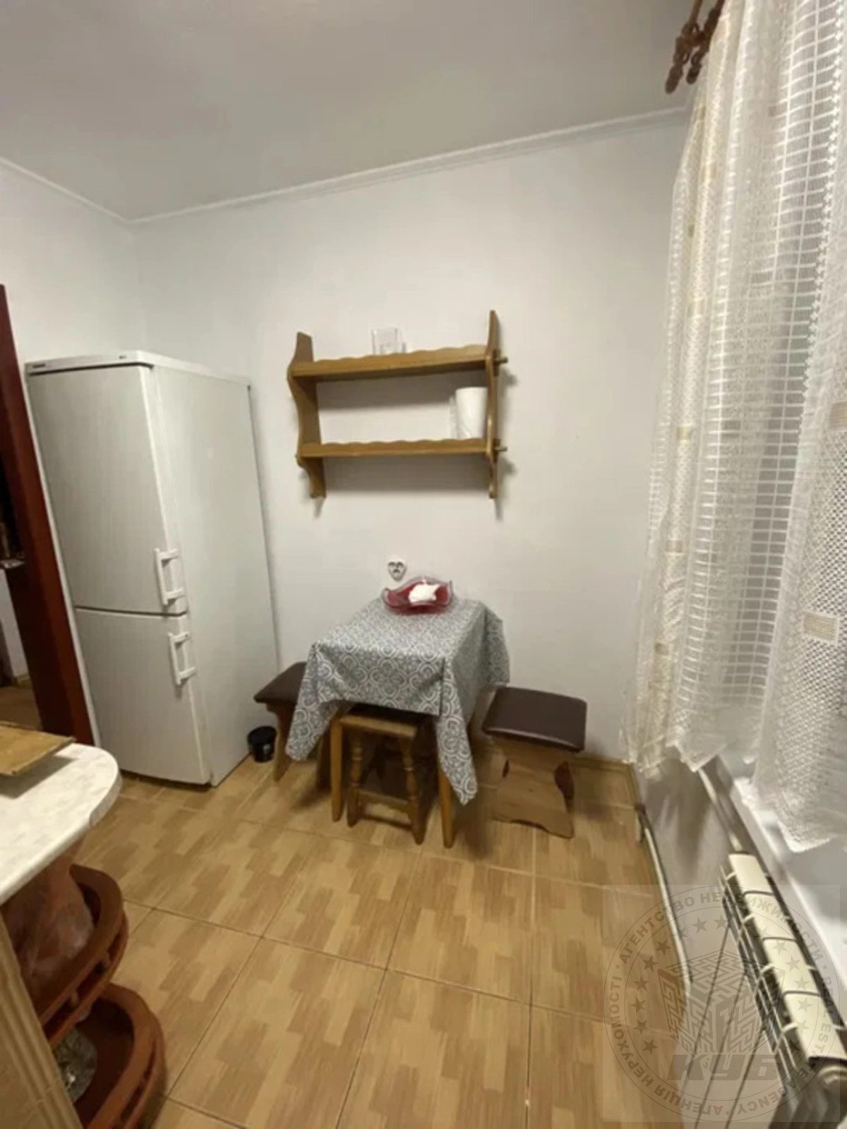 Продаж квартири 1 кімната, 28 m², 6 пов./9 поверхів. 7, Симиренка 7, Київ. 