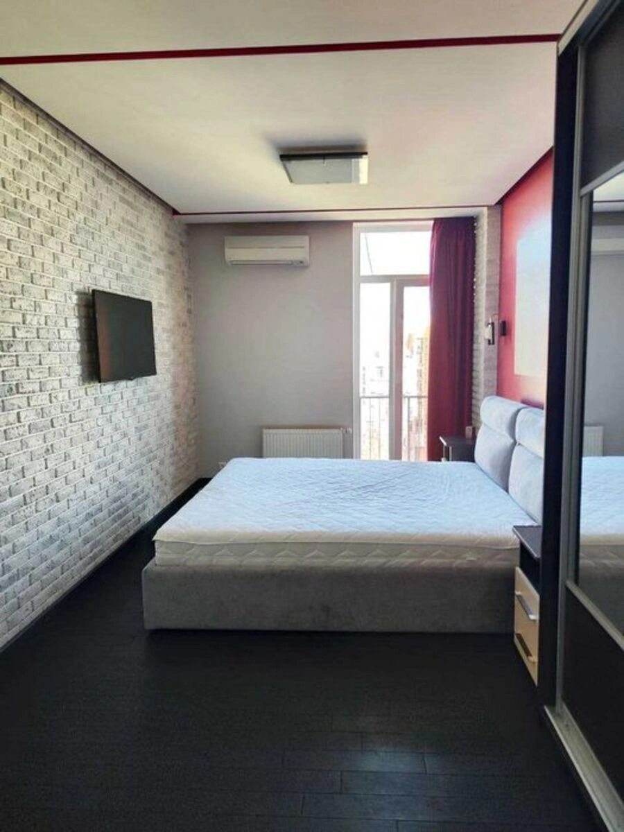 Apartment for rent. 3 rooms, 91 m², 9th floor/12 floors. Regeneratorna 4, Kyiv. 