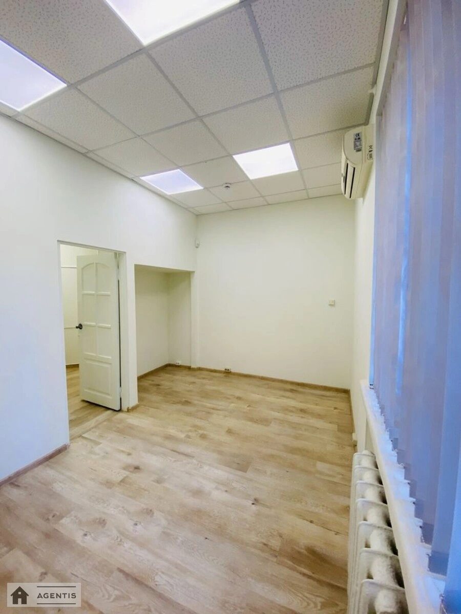 Apartment for rent. 5 rooms, 160 m², 1st floor/5 floors. 17, Mykoly Mikhnovskoho bulv. Druzhby Narodiv, Kyiv. 