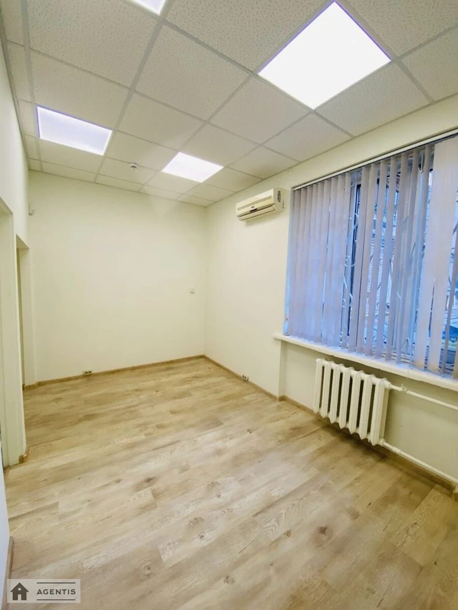 Здам квартиру. 5 rooms, 160 m², 1st floor/5 floors. 17, Миколи Міхновського бульв. (Дружби Народів), Київ. 