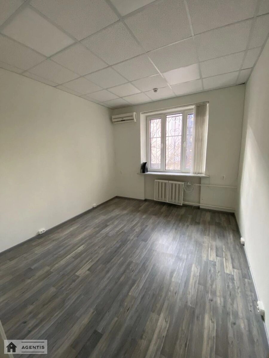 Apartment for rent. 5 rooms, 160 m², 1st floor/5 floors. 17, Mykoly Mikhnovskoho bulv. Druzhby Narodiv, Kyiv. 
