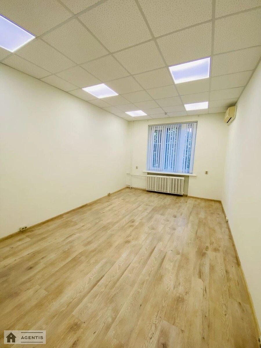 Сдам квартиру. 5 rooms, 160 m², 1st floor/5 floors. 17, Миколи Міхновського бульв. (Дружби Народів), Киев. 