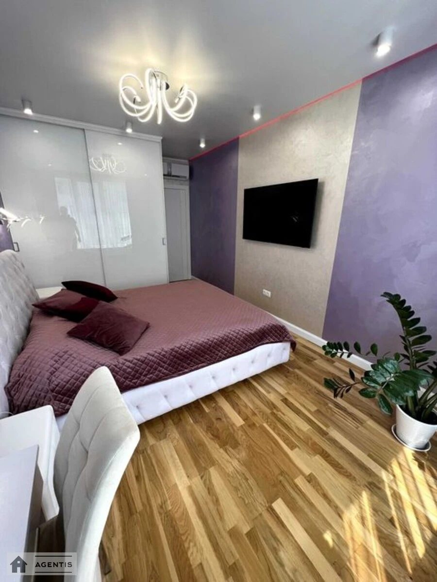 Сдам квартиру 3 комнаты, 89 m², 16 эт./25 этажей. 33, Митрополита Василя Липківського вул. (Урицького), Киев. 