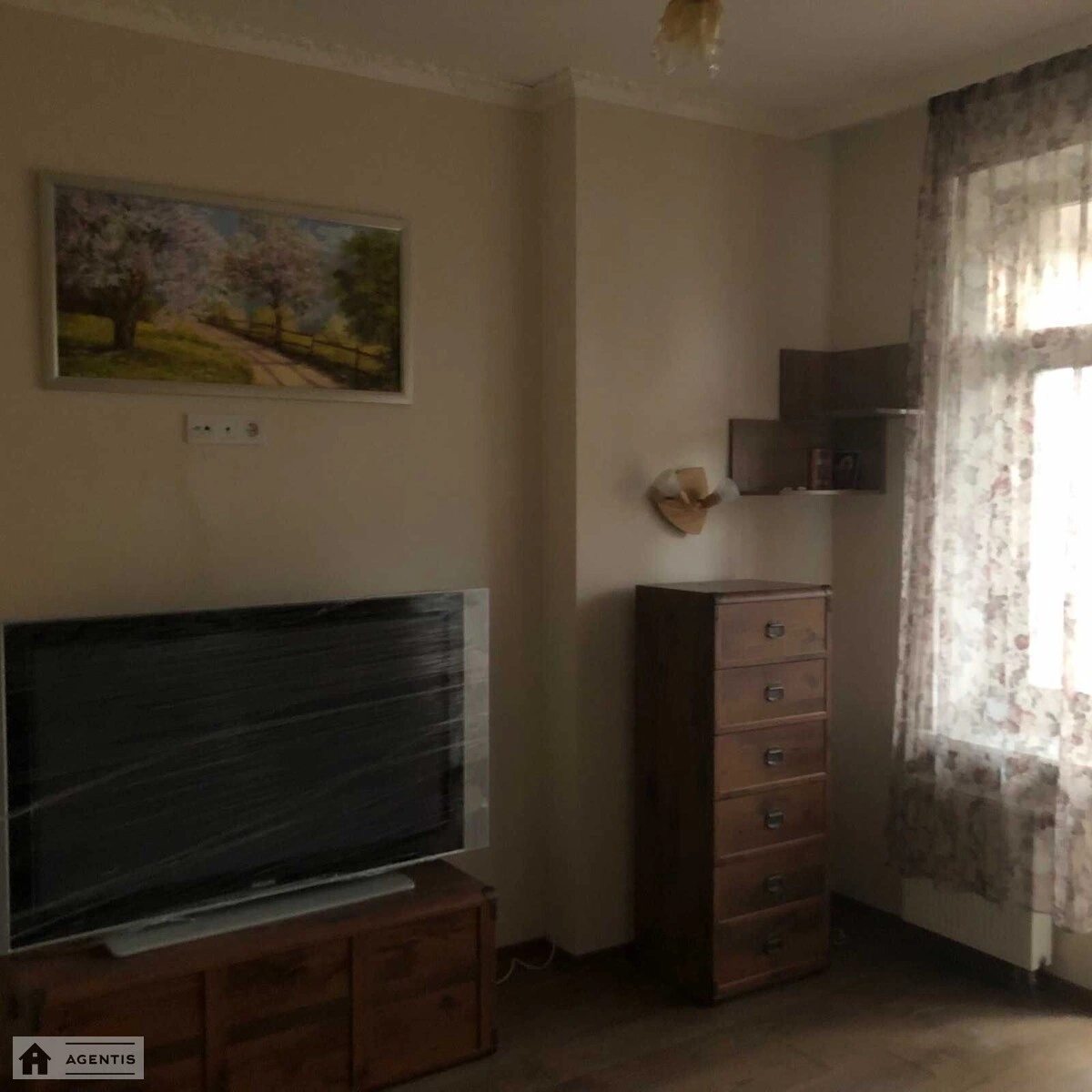 Apartment for rent. 3 rooms, 90 m², 5th floor/17 floors. Shevchenkivskyy rayon, Kyiv. 