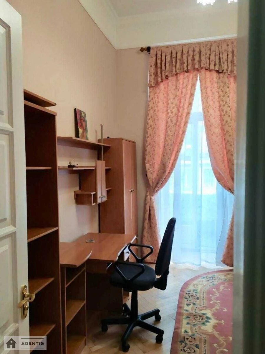 Apartment for rent. 3 rooms, 80 m², 2nd floor/5 floors. 20, Reytarska 20, Kyiv. 