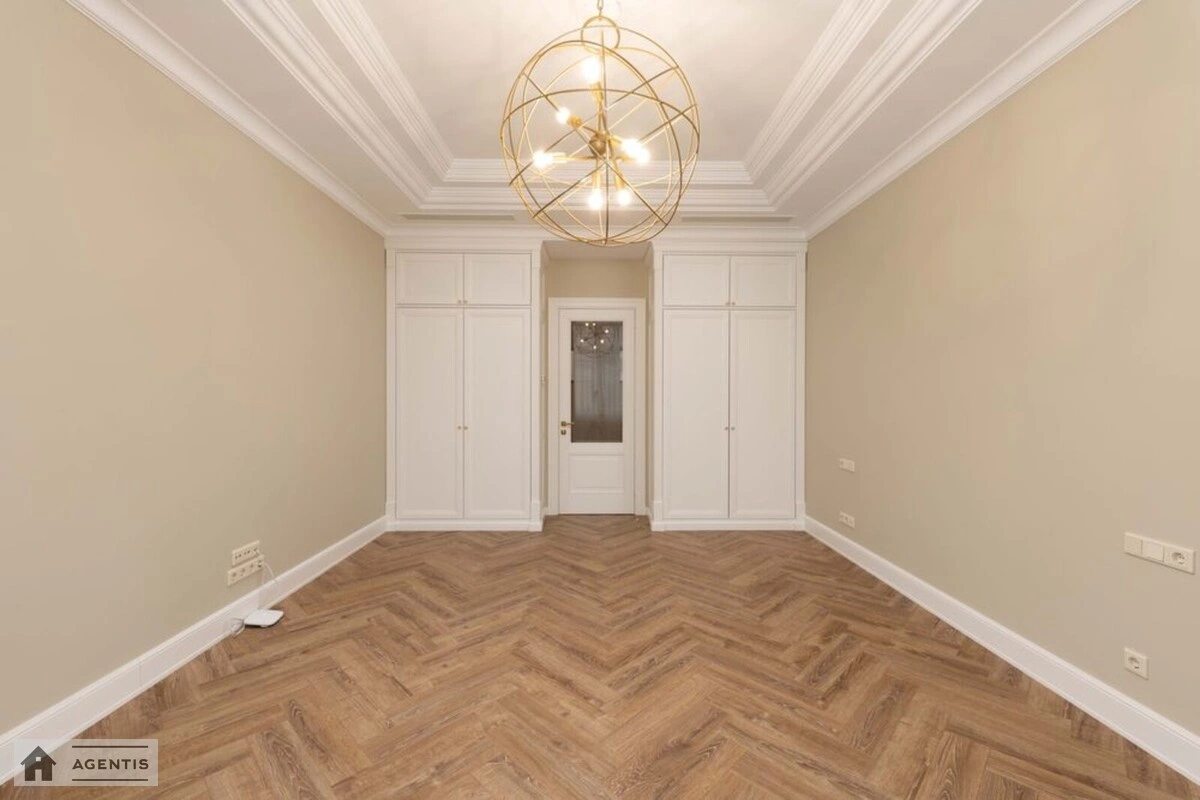 Apartment for rent. 4 rooms, 270 m², 4th floor/11 floors. 9, Mykhayla Hrushevskoho vul., Kyiv. 