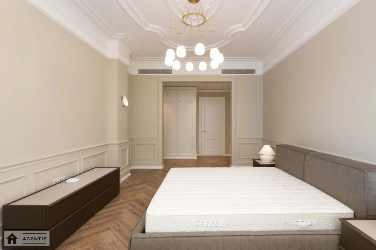 Apartment for rent. 4 rooms, 270 m², 4th floor/11 floors. 9, Mykhayla Hrushevskoho vul., Kyiv. 